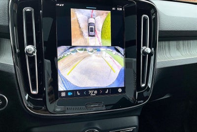 2025 Volvo XC40 B5 Plus Dark Theme