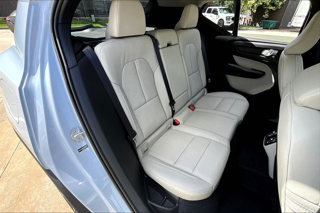 2026 Volvo XC40 B5 Plus