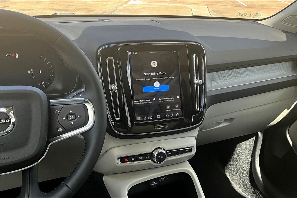 2026 Volvo XC40 B5 Plus