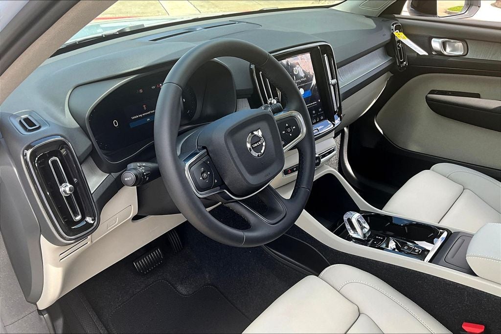 2026 Volvo XC40 B5 Plus