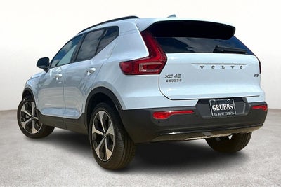 2026 Volvo XC40 B5 Plus