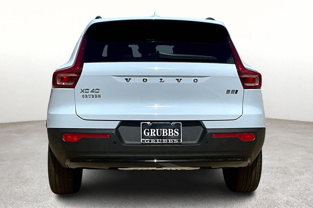 2026 Volvo XC40 B5 Plus