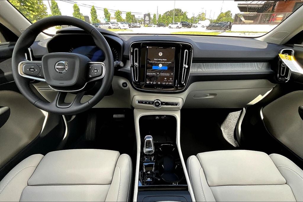 2026 Volvo XC40 B5 Plus