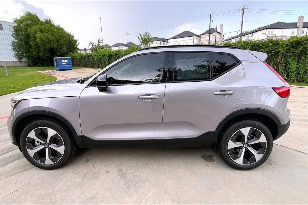 2026 Volvo XC40 B5 Plus