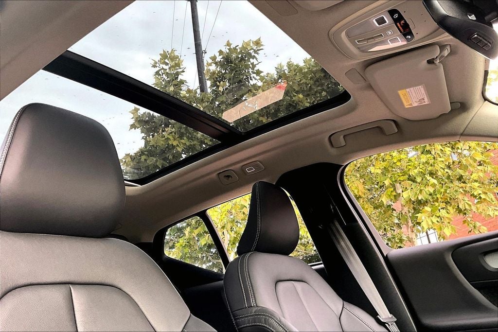 2026 Volvo XC40 B5 Plus
