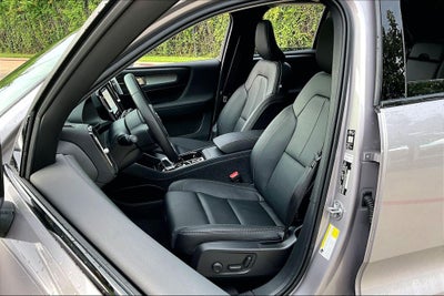 2026 Volvo XC40 B5 Plus
