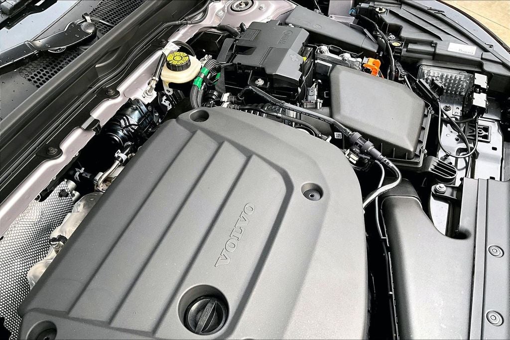 2026 Volvo XC40 B5 Plus
