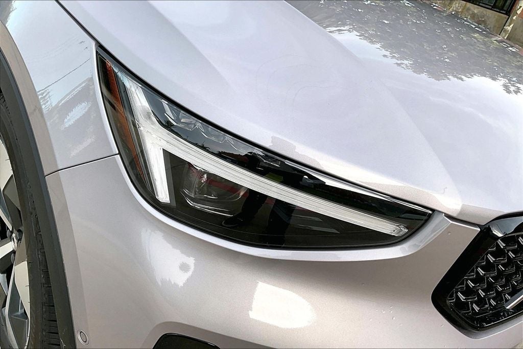 2026 Volvo XC40 B5 Plus