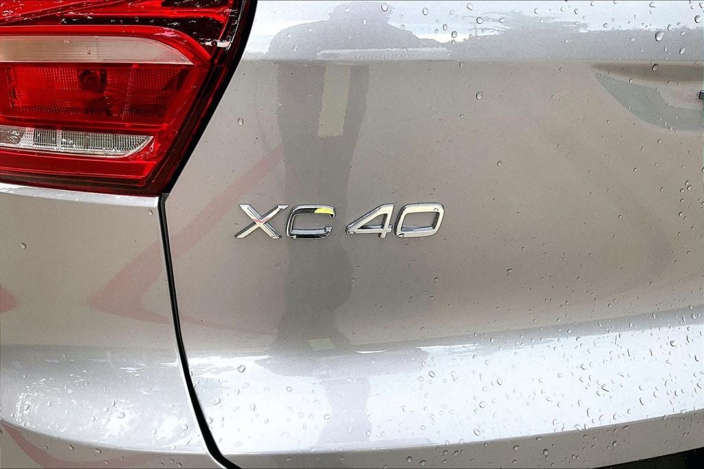 2026 Volvo XC40 B5 Plus