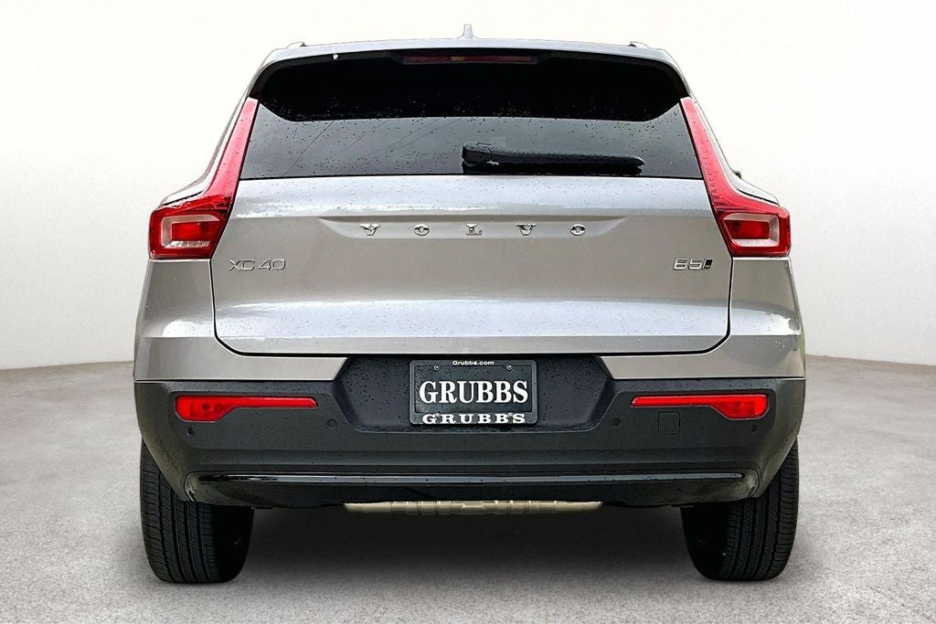 2026 Volvo XC40 B5 Plus