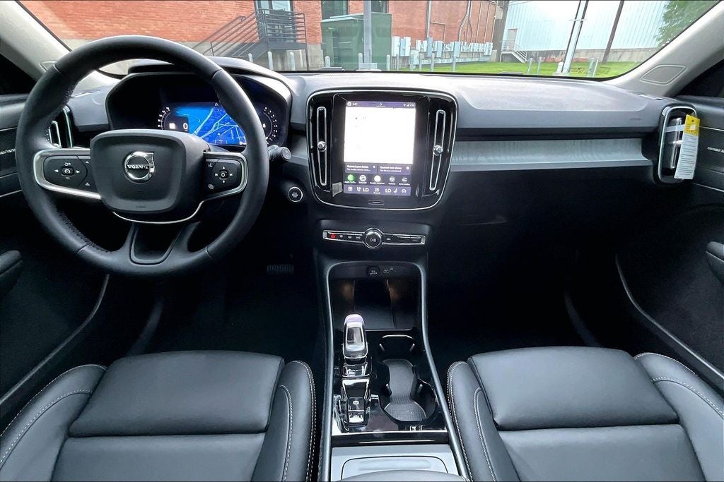 2026 Volvo XC40 B5 Plus