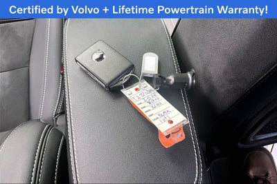 2025 Volvo XC40 B5 Plus Dark Theme