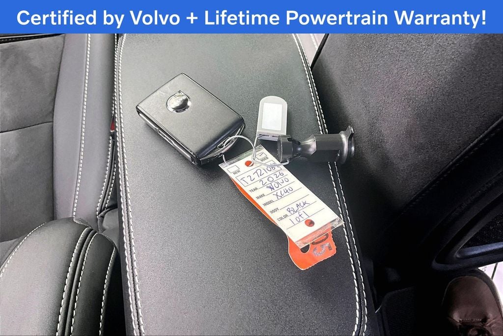 2025 Volvo XC40 B5 Plus Dark Theme
