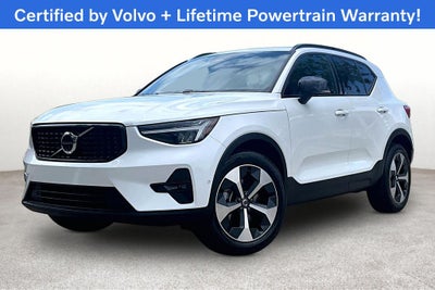 2025 Volvo XC40 B5 Plus Dark Theme
