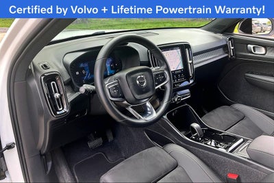 2025 Volvo XC40 B5 Plus Dark Theme