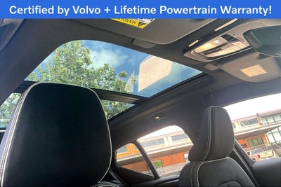 2025 Volvo XC40 B5 Plus Dark Theme
