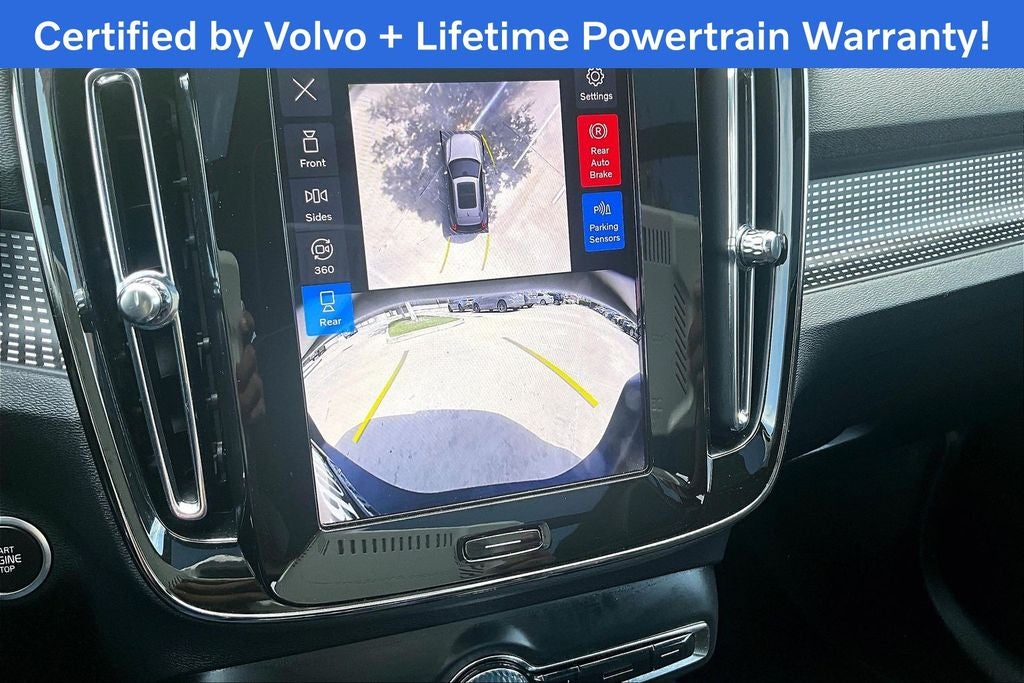 2025 Volvo XC40 B5 Plus Dark Theme
