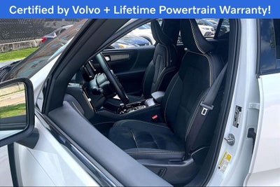 2025 Volvo XC40 B5 Plus Dark Theme