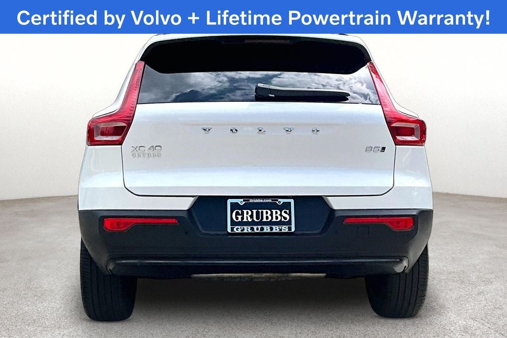 2025 Volvo XC40 B5 Plus Dark Theme
