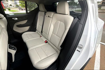 2026 Volvo XC40 B5 Plus
