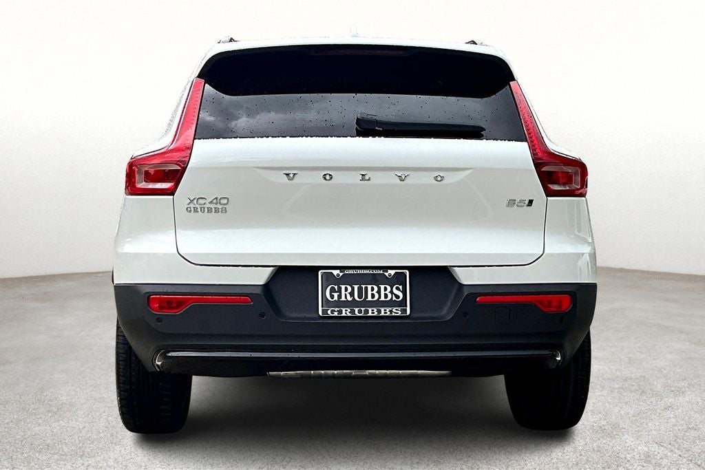2026 Volvo XC40 B5 Plus