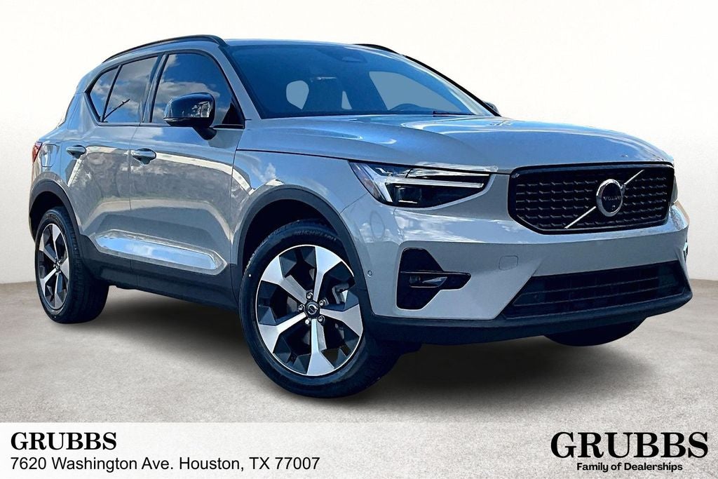 2026 Volvo XC40 B5 Plus