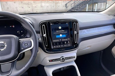 2026 Volvo XC40 B5 Plus