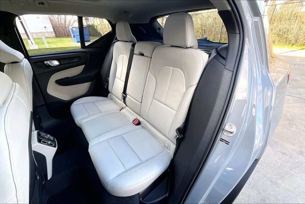 2026 Volvo XC40 B5 Plus