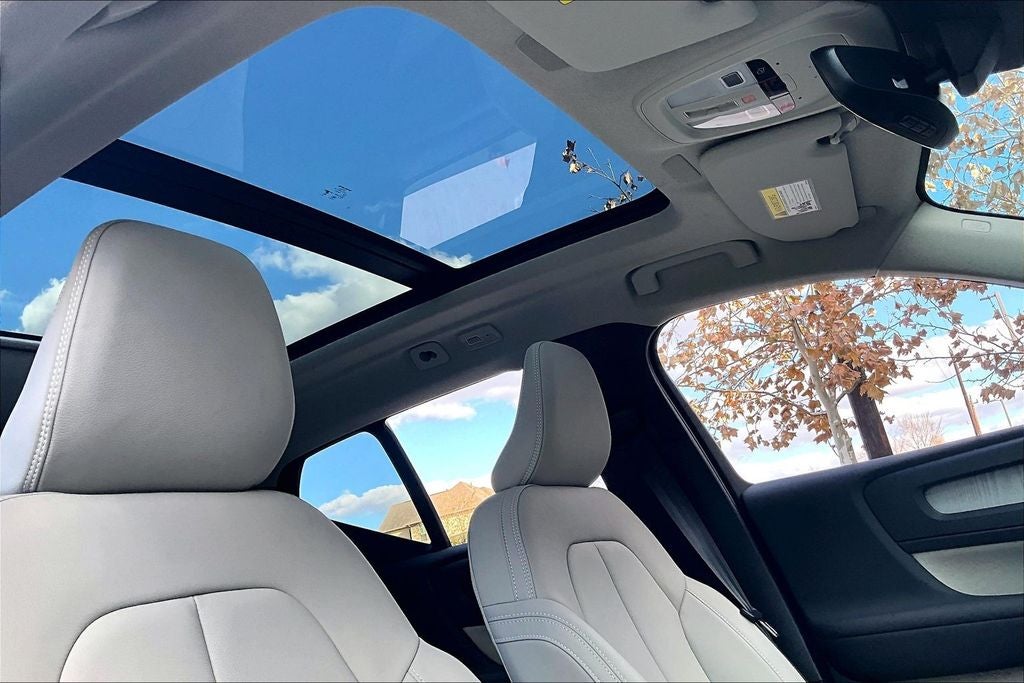 2026 Volvo XC40 B5 Plus