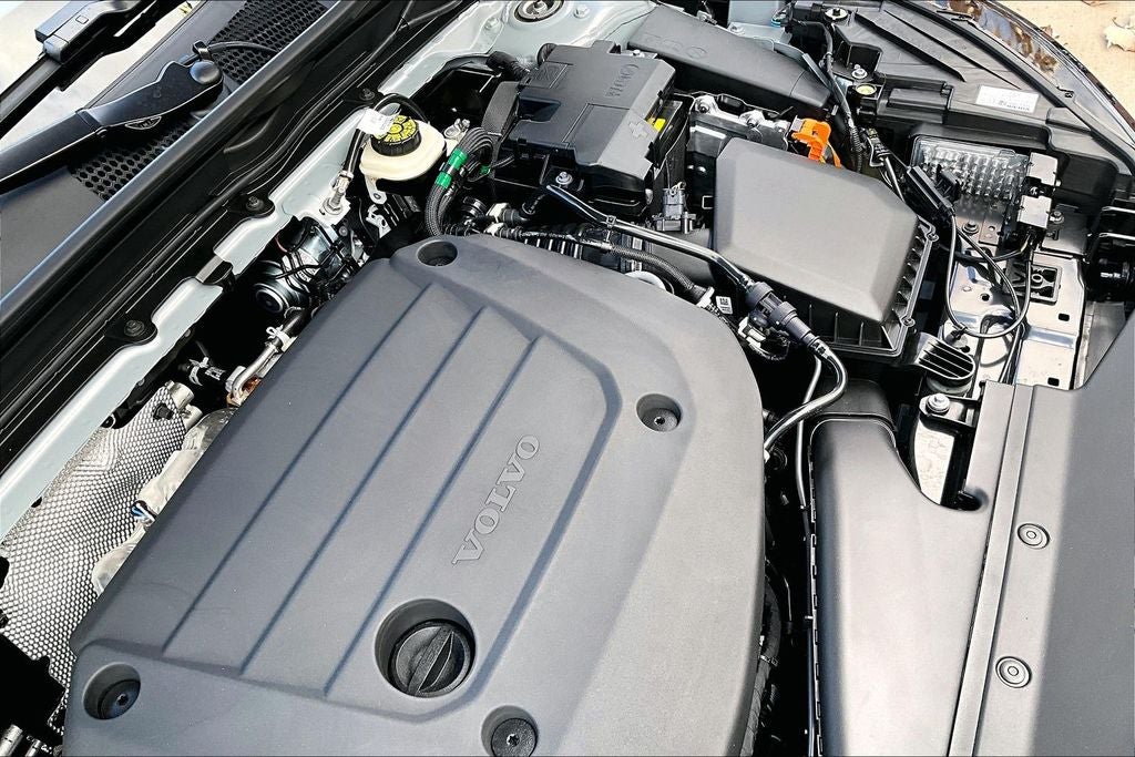 2026 Volvo XC40 B5 Plus