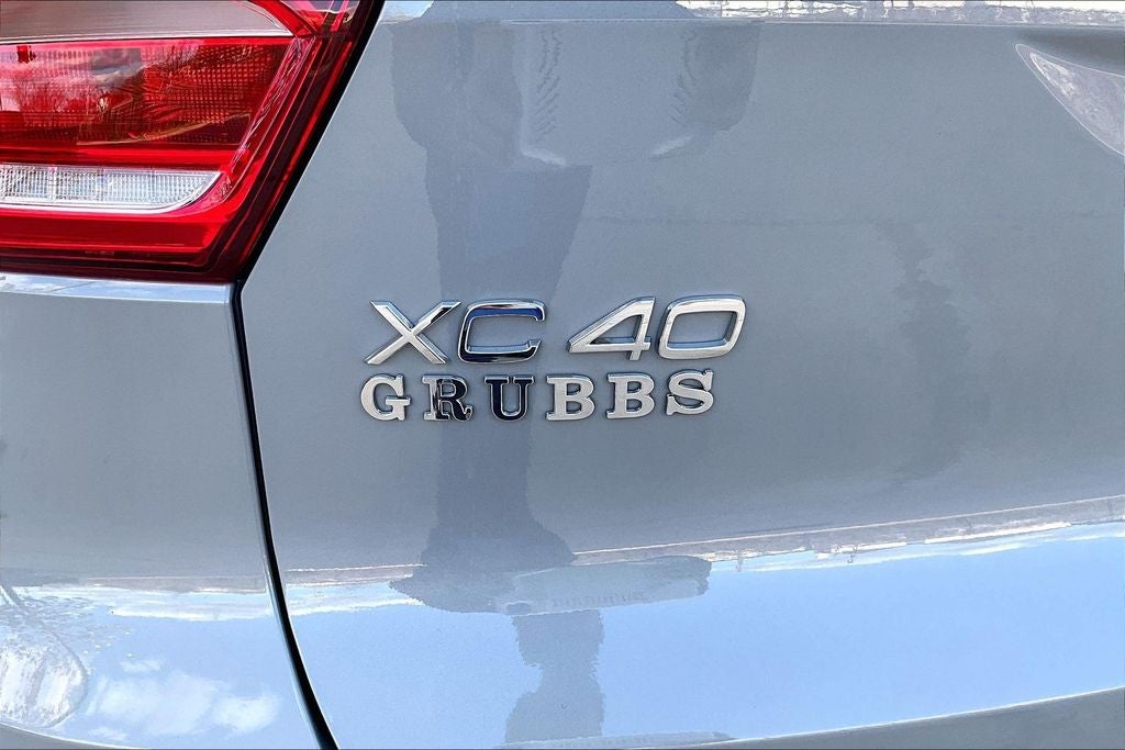 2026 Volvo XC40 B5 Plus