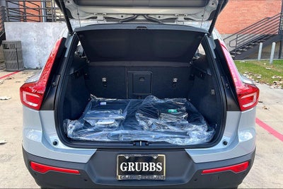 2026 Volvo XC40 B5 Plus