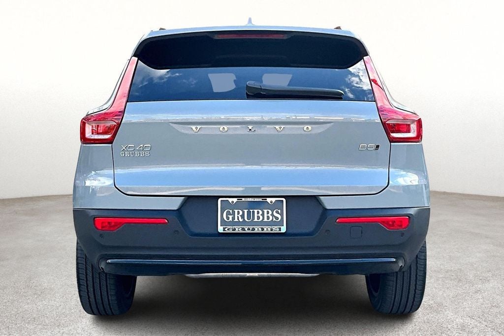 2026 Volvo XC40 B5 Plus