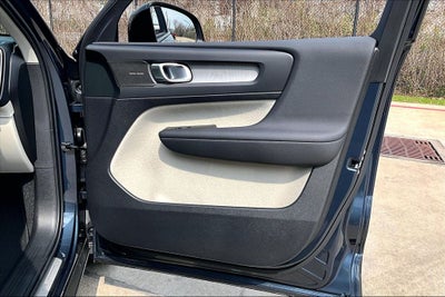 2026 Volvo XC40 B5 Plus