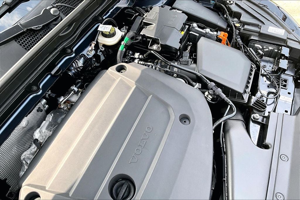 2026 Volvo XC40 B5 Plus