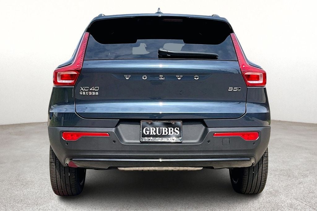 2026 Volvo XC40 B5 Plus