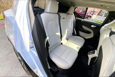 2026 Volvo XC40 B5 Plus