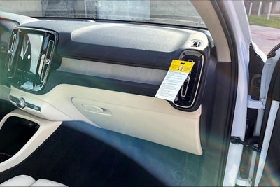 2026 Volvo XC40 B5 Plus