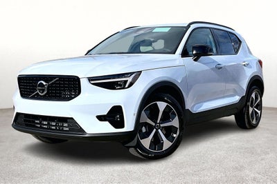 2026 Volvo XC40 B5 Plus
