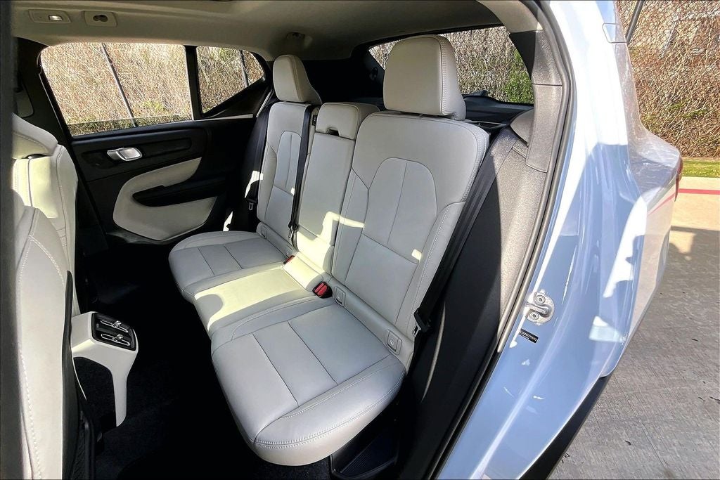 2026 Volvo XC40 B5 Plus