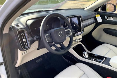 2026 Volvo XC40 B5 Plus