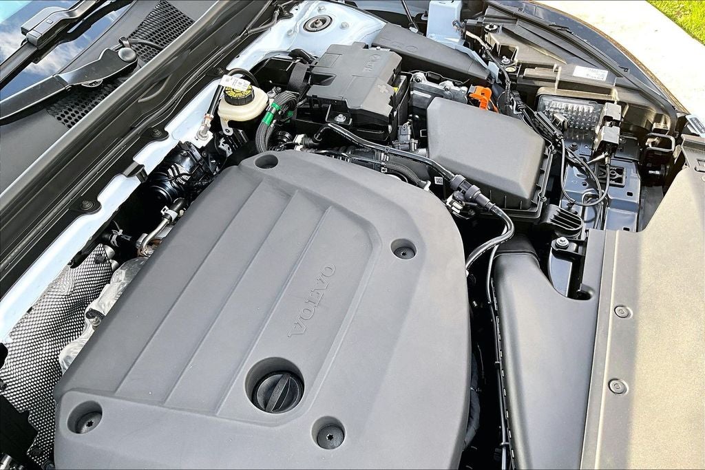 2026 Volvo XC40 B5 Plus