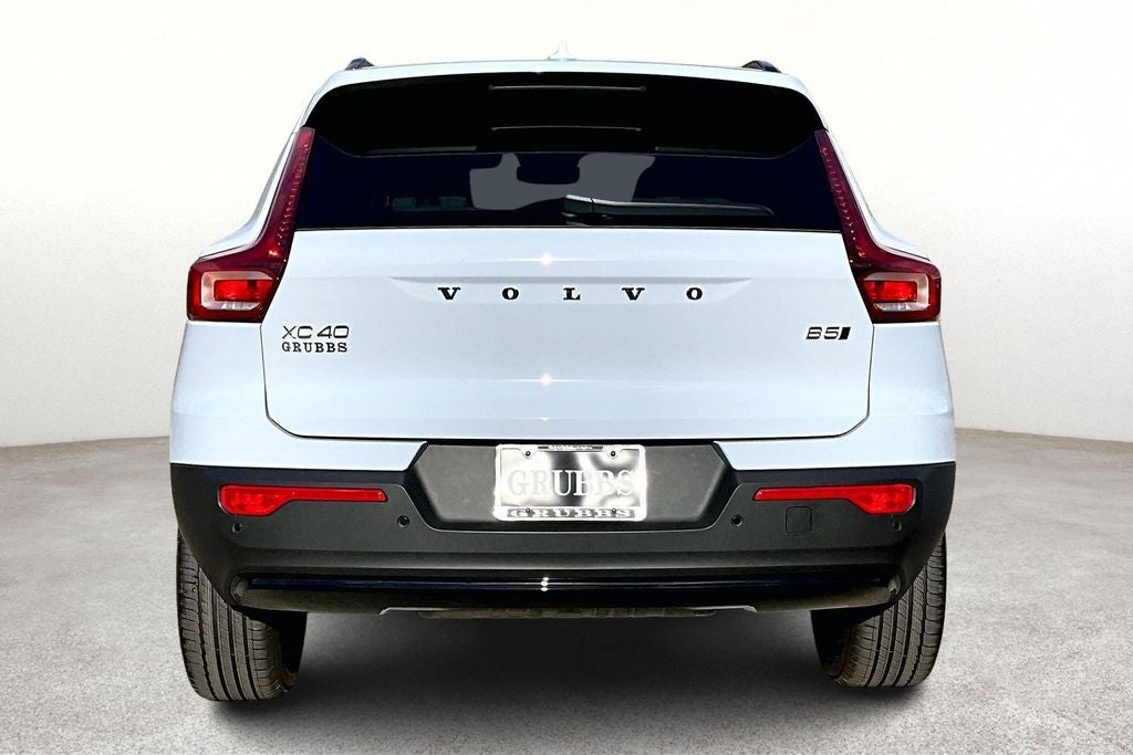 2026 Volvo XC40 B5 Plus