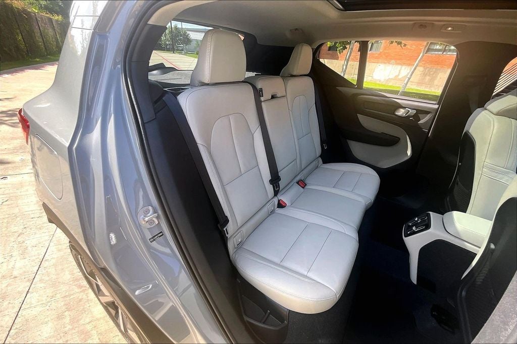 2026 Volvo XC40 B5 Plus