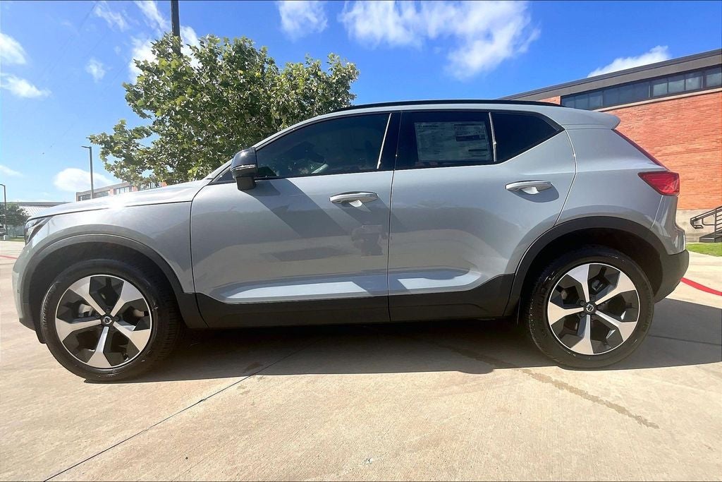 2026 Volvo XC40 B5 Plus