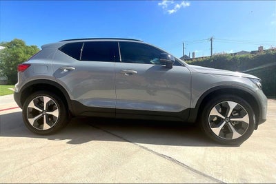 2026 Volvo XC40 B5 Plus