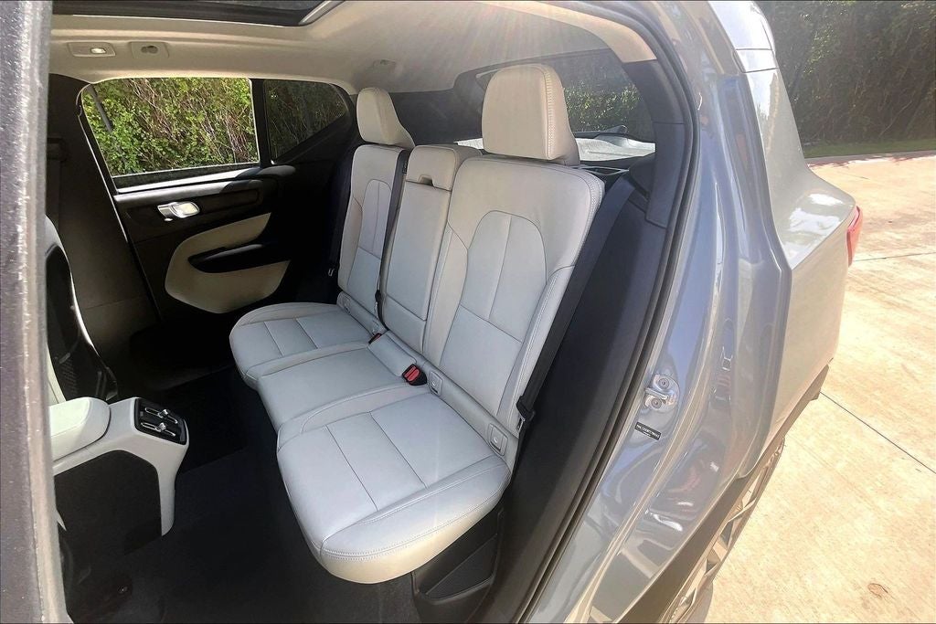 2026 Volvo XC40 B5 Plus