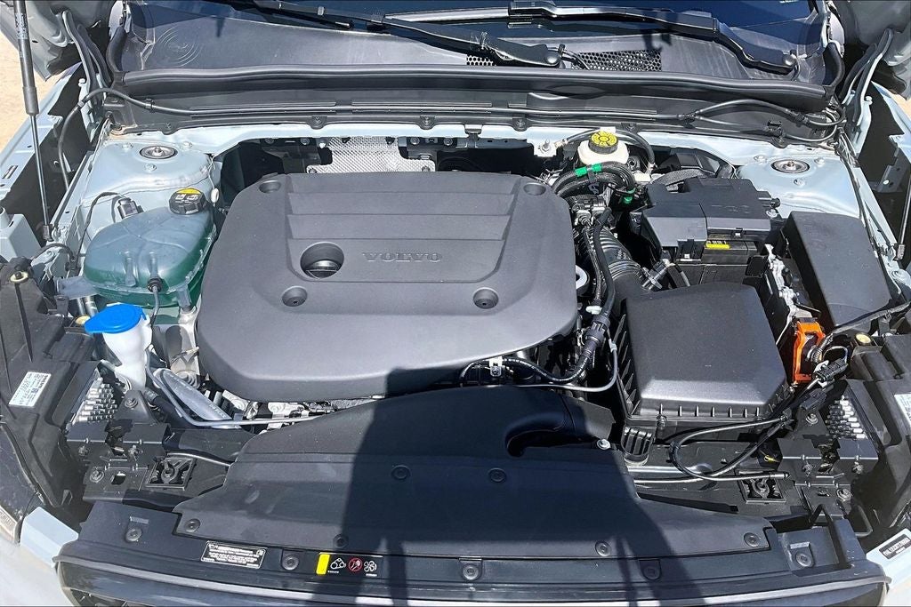 2026 Volvo XC40 B5 Plus