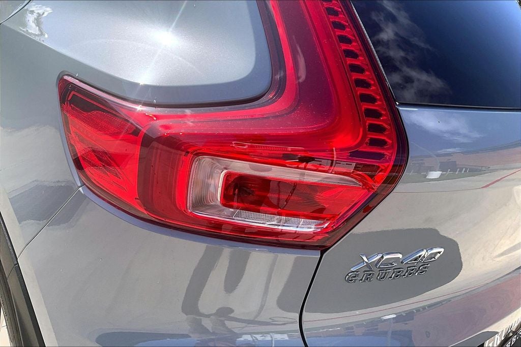2026 Volvo XC40 B5 Plus