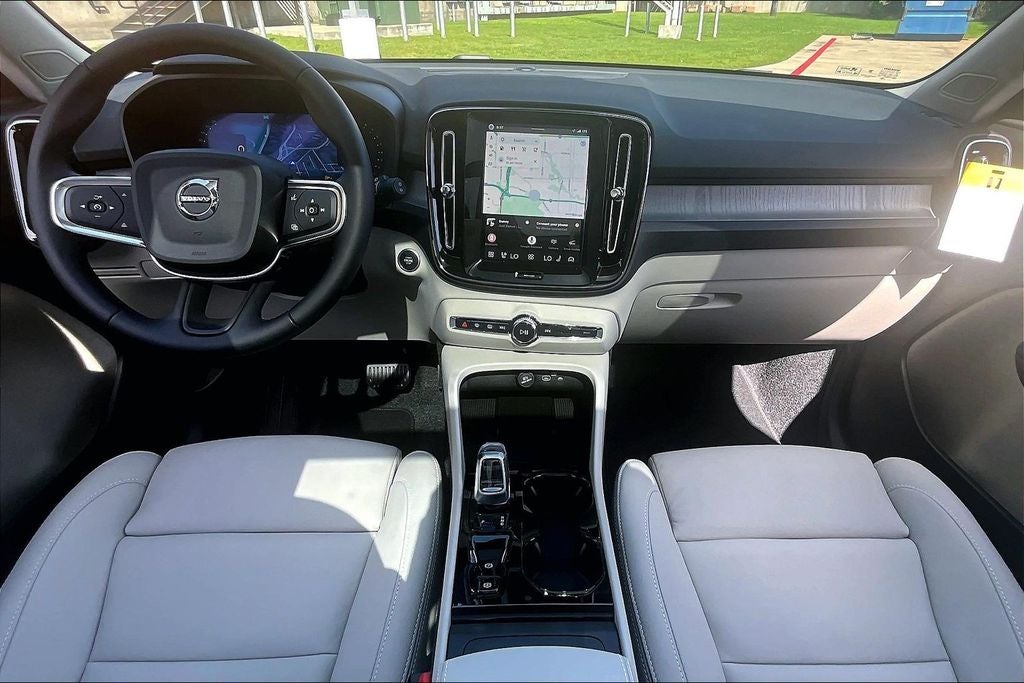 2026 Volvo XC40 B5 Plus